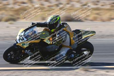 media/Jan-10-2025-CVMA Friday Practice (Fri) [[489e0da257]]/Group 4 and Trackday/Session 2 (Turn 4 Inside)/